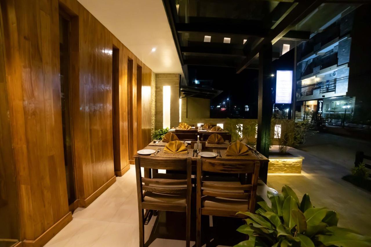 Aabas Pokhara By Barahi Hospitality Hotel Ngoại thất bức ảnh