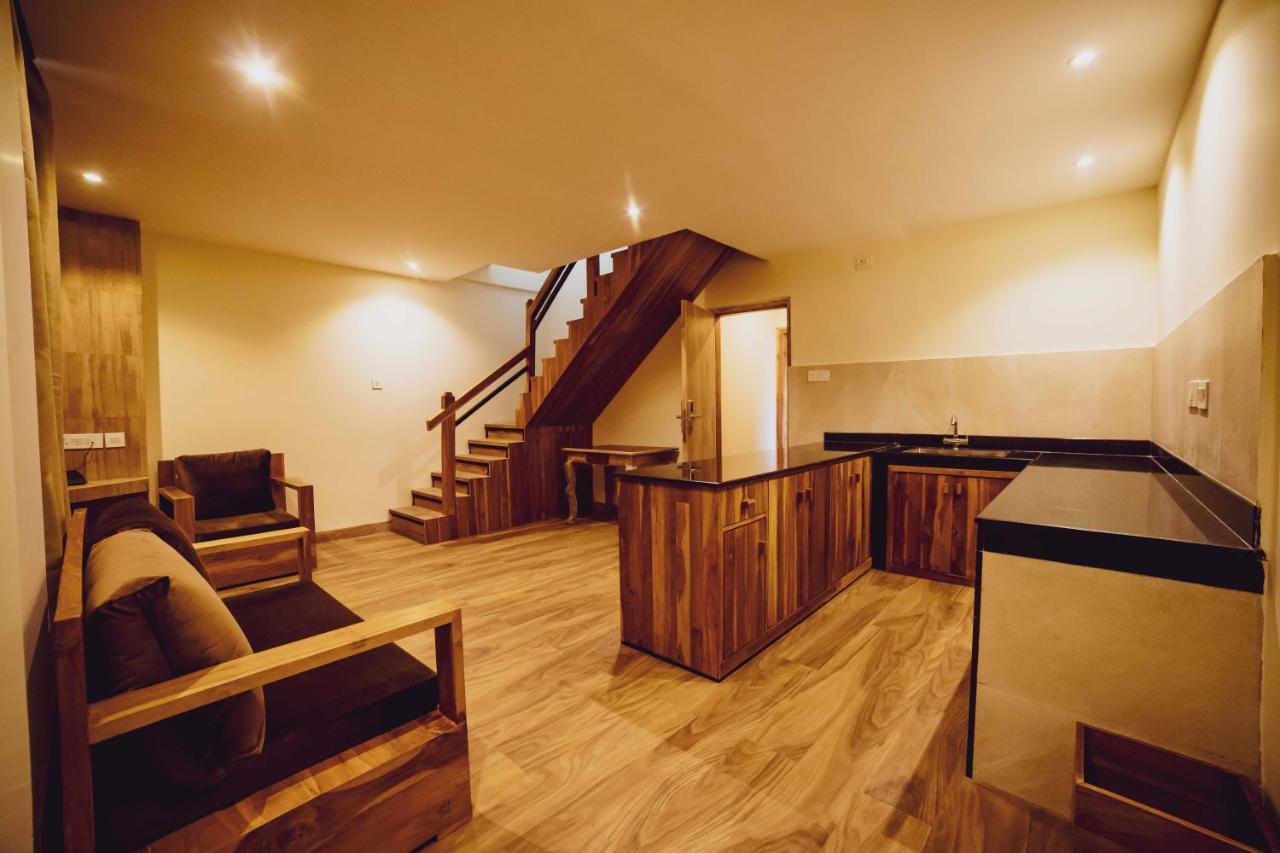 Aabas Pokhara By Barahi Hospitality Hotel Ngoại thất bức ảnh