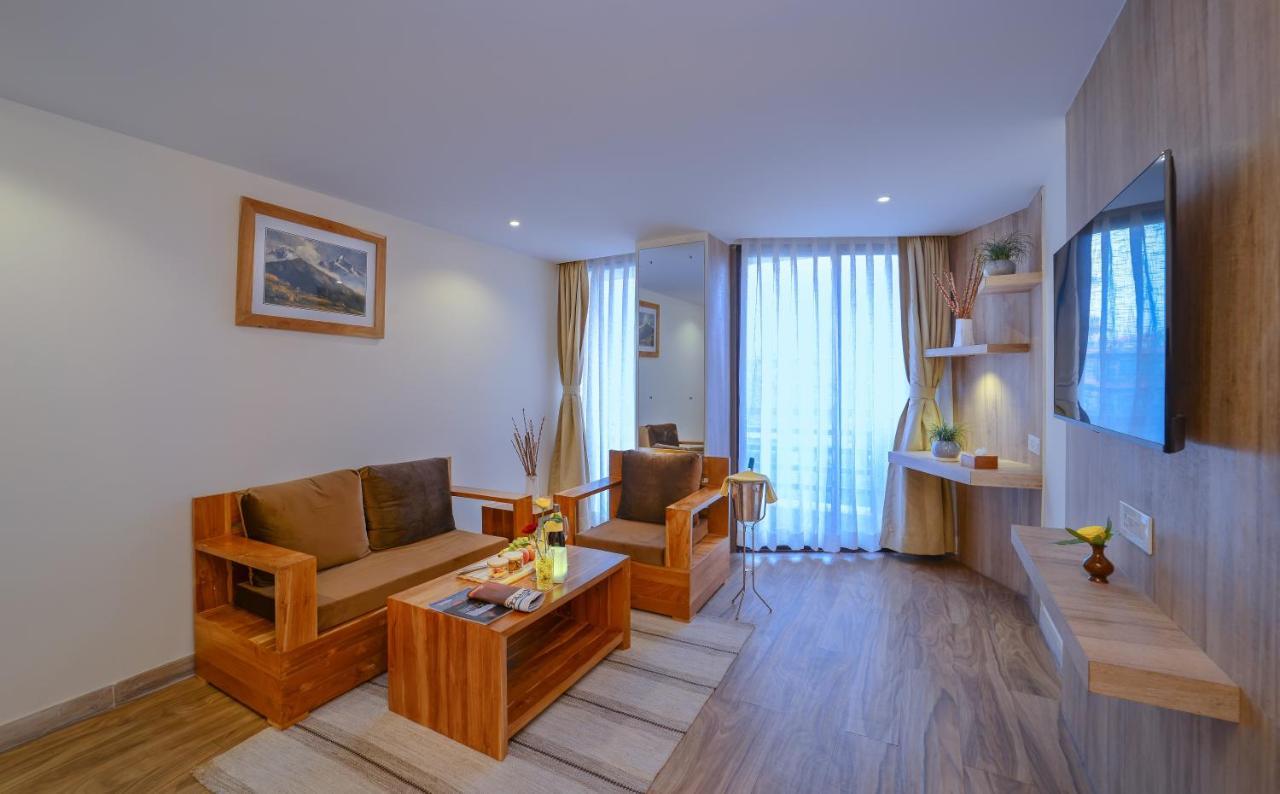 Aabas Pokhara By Barahi Hospitality Hotel Ngoại thất bức ảnh