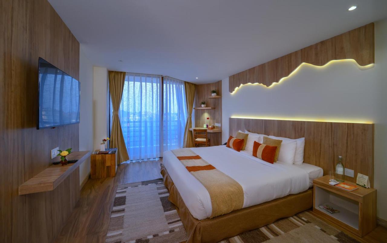 Aabas Pokhara By Barahi Hospitality Hotel Ngoại thất bức ảnh
