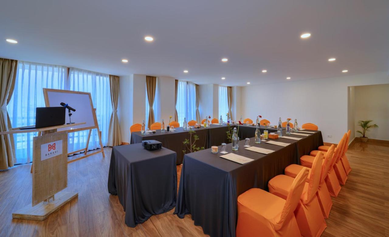 Aabas Pokhara By Barahi Hospitality Hotel Ngoại thất bức ảnh