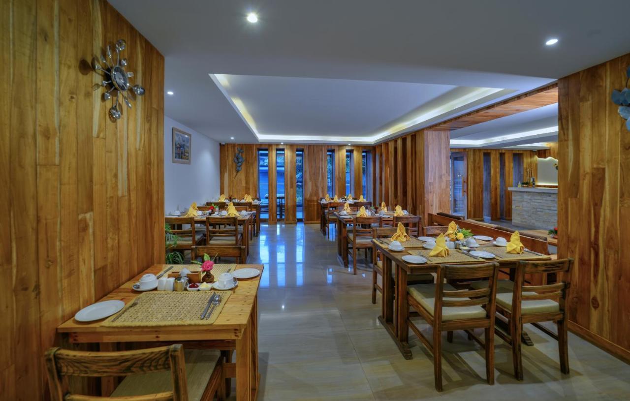 Aabas Pokhara By Barahi Hospitality Hotel Ngoại thất bức ảnh