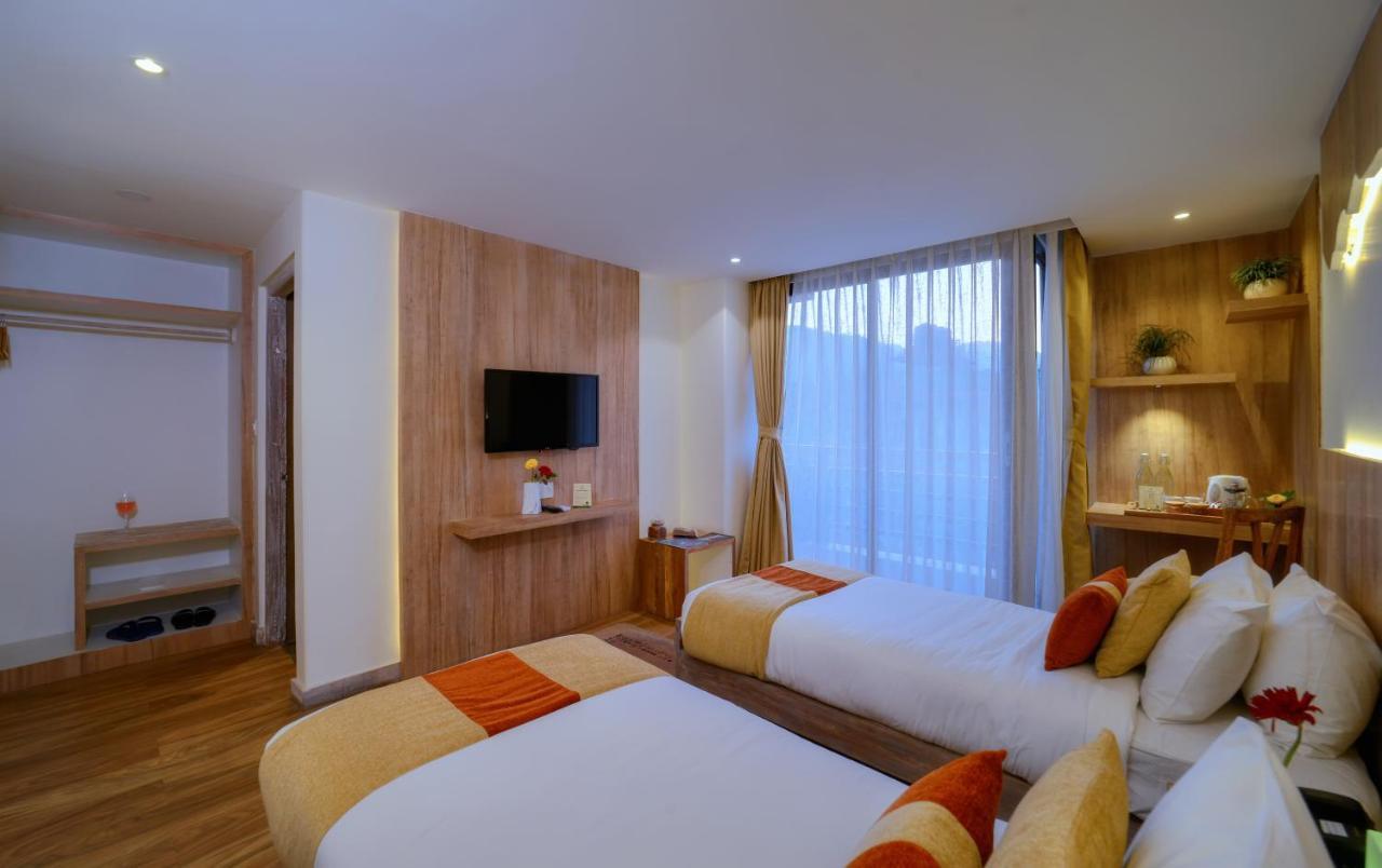 Aabas Pokhara By Barahi Hospitality Hotel Ngoại thất bức ảnh