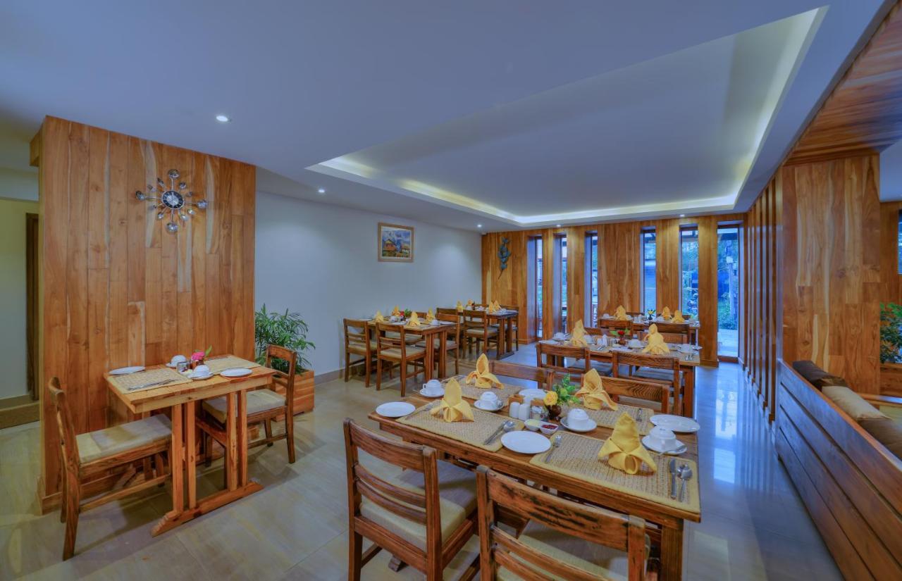 Aabas Pokhara By Barahi Hospitality Hotel Ngoại thất bức ảnh